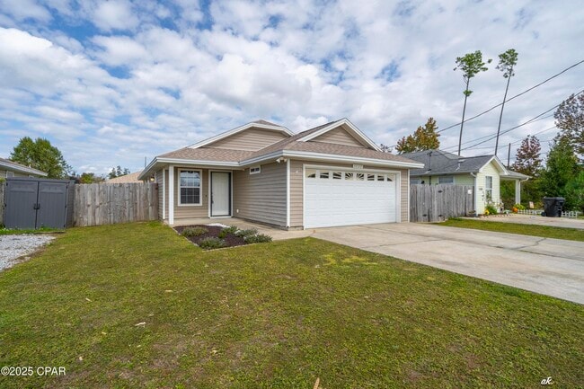 Photo - 3127 Douglas Rd