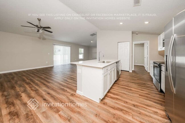 Photo - 1109 SW Khan Dr