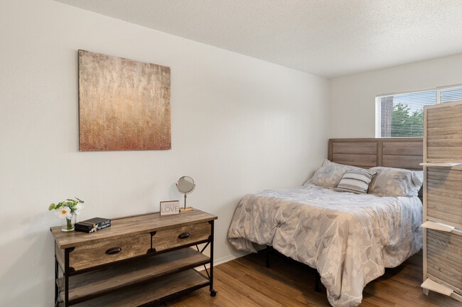 Photo - Paper Moon Apartments