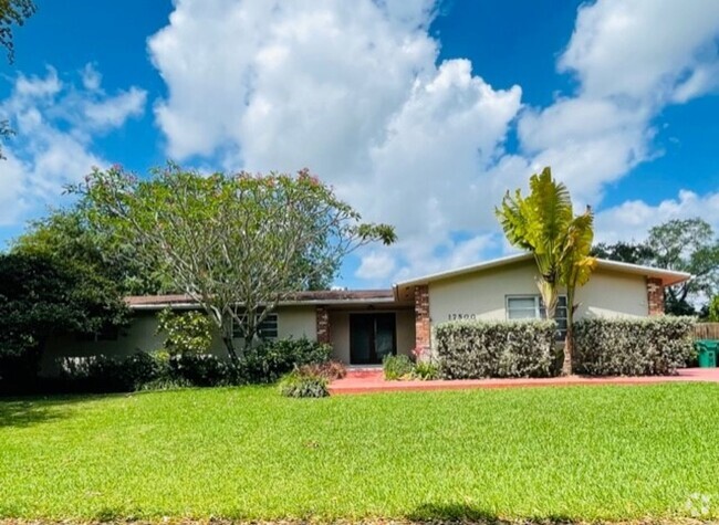 Building Photo - Beautiful Palmetto Bay Home