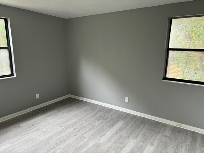 Photo - 2684 Myra St Unit 4