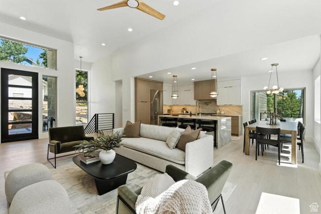Photo - 415 Woodland Dr