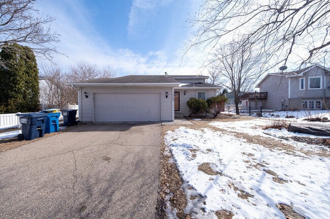 Building Photo - 1383 Sage Ln