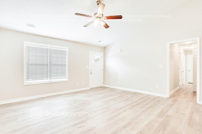 17 Thorn Thicket Ct