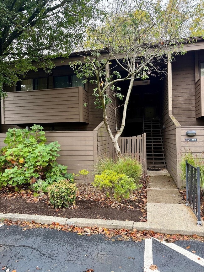 Building Photo - 750 Shaker Dr Unit 401