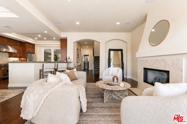 23963 De Ville Way