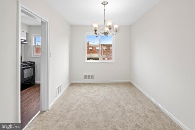 Photo - 7827 Eastdale Rd