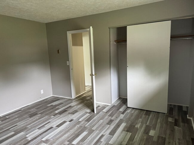 Photo - 200 Robinwood Ave