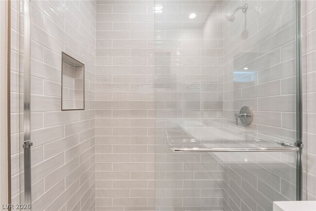 Photo - 667 Grey Saker St