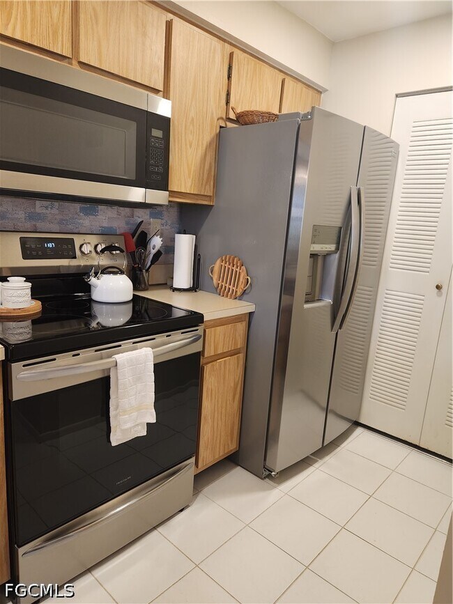 1064 Villa Dr Unidad C103
