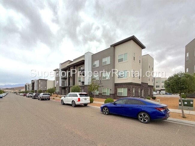 Building Photo - Desert Color Condo 3 bd, 2 bt, 1 Car Garage Unit 5204
