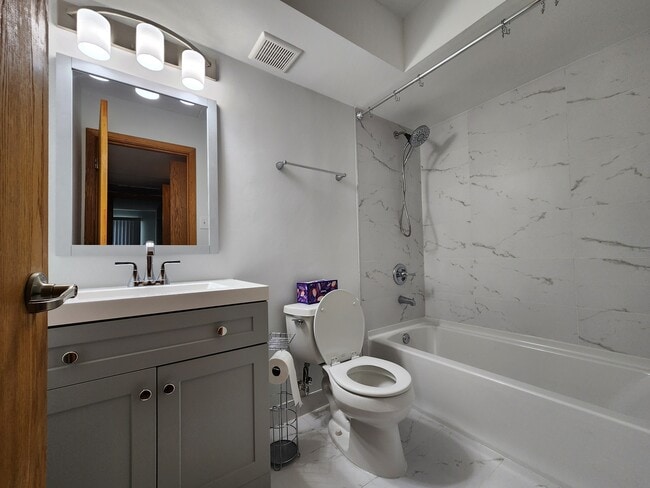 Photo - 5231 James Ln