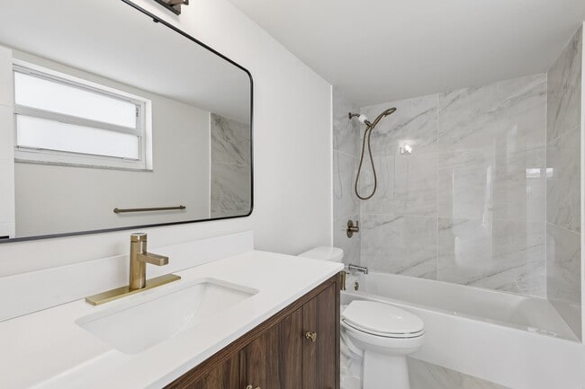 Photo - The Oaks Apartments