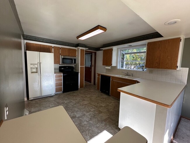 Photo - Northwest Area 3 Bedroom 2 Bath Rancher