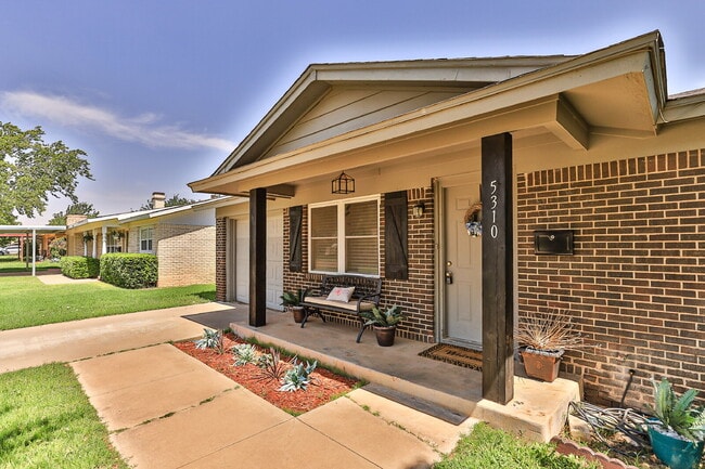 Sharp 3 Bedroom in LISD - Sharp 3 Bedroom in LISD Apartamento