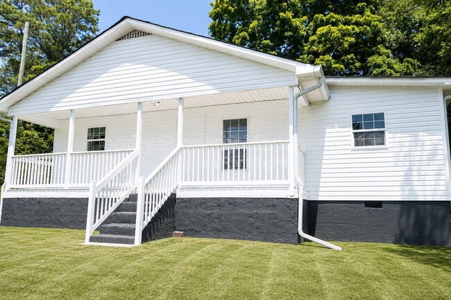 Photo - 196 Rogers Rd