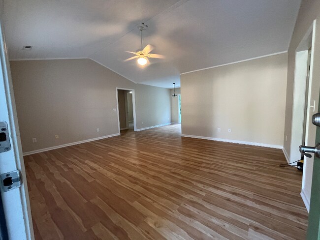 Photo - 114 Belvedere Dr