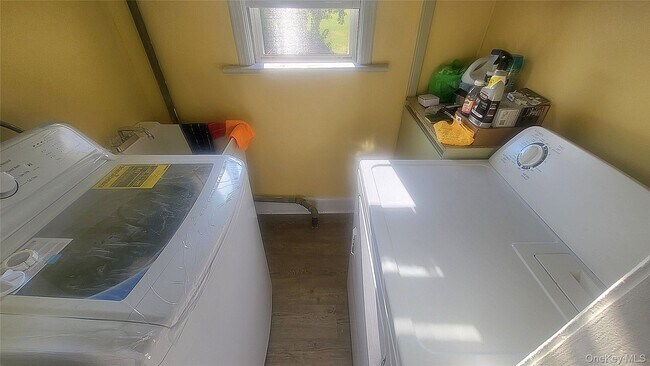 Photo - 34 Manitou Ave