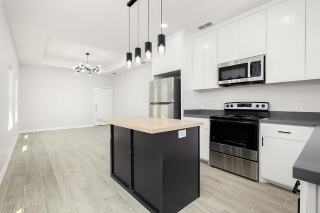 1217 S Xanthia St Unit 4