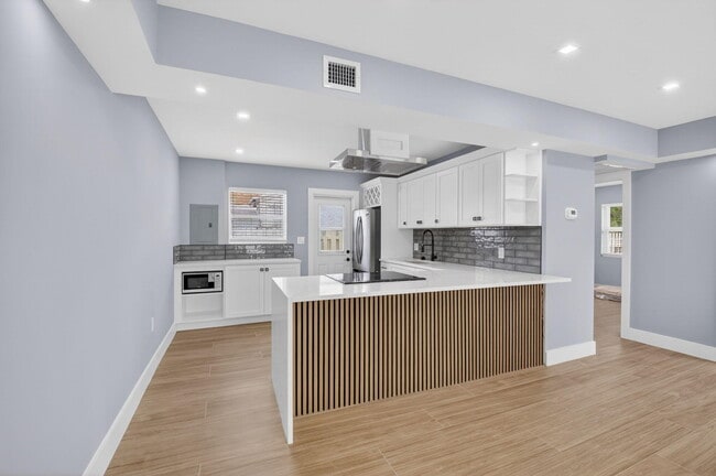 Photo - 341 SE 3rd Ave
