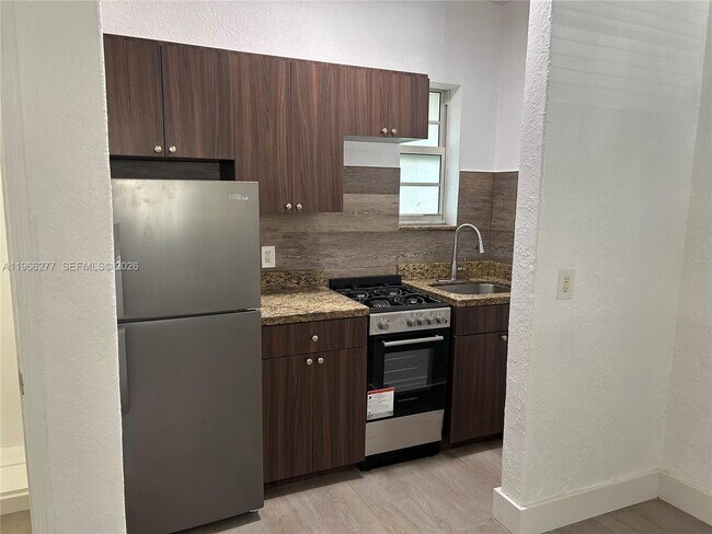 Photo - 1007 Pennsylvania Ave Unit 14