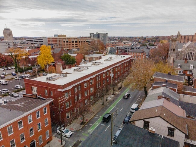 Building Photo - 1 Bedroom in Downtown Lancaster Unit 21