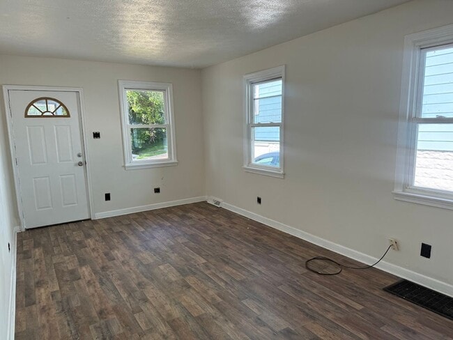 Photo - Three bedroom one bathroom home for rent