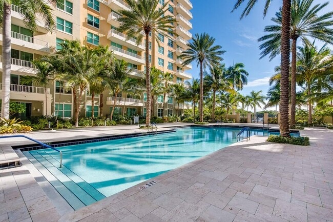 Photo - 700 E Boynton Beach Blvd