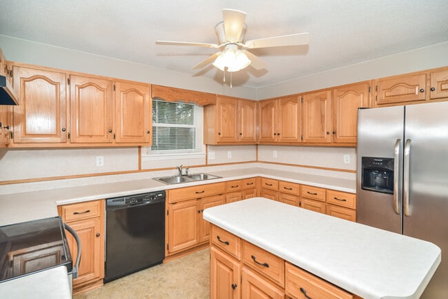 Photo - 339 White Springs Rd