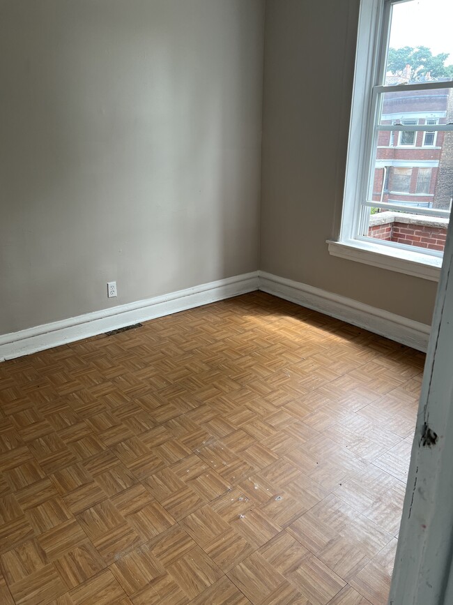 Bedroom 1 - 3940 W Gladys Ave Unidad 2