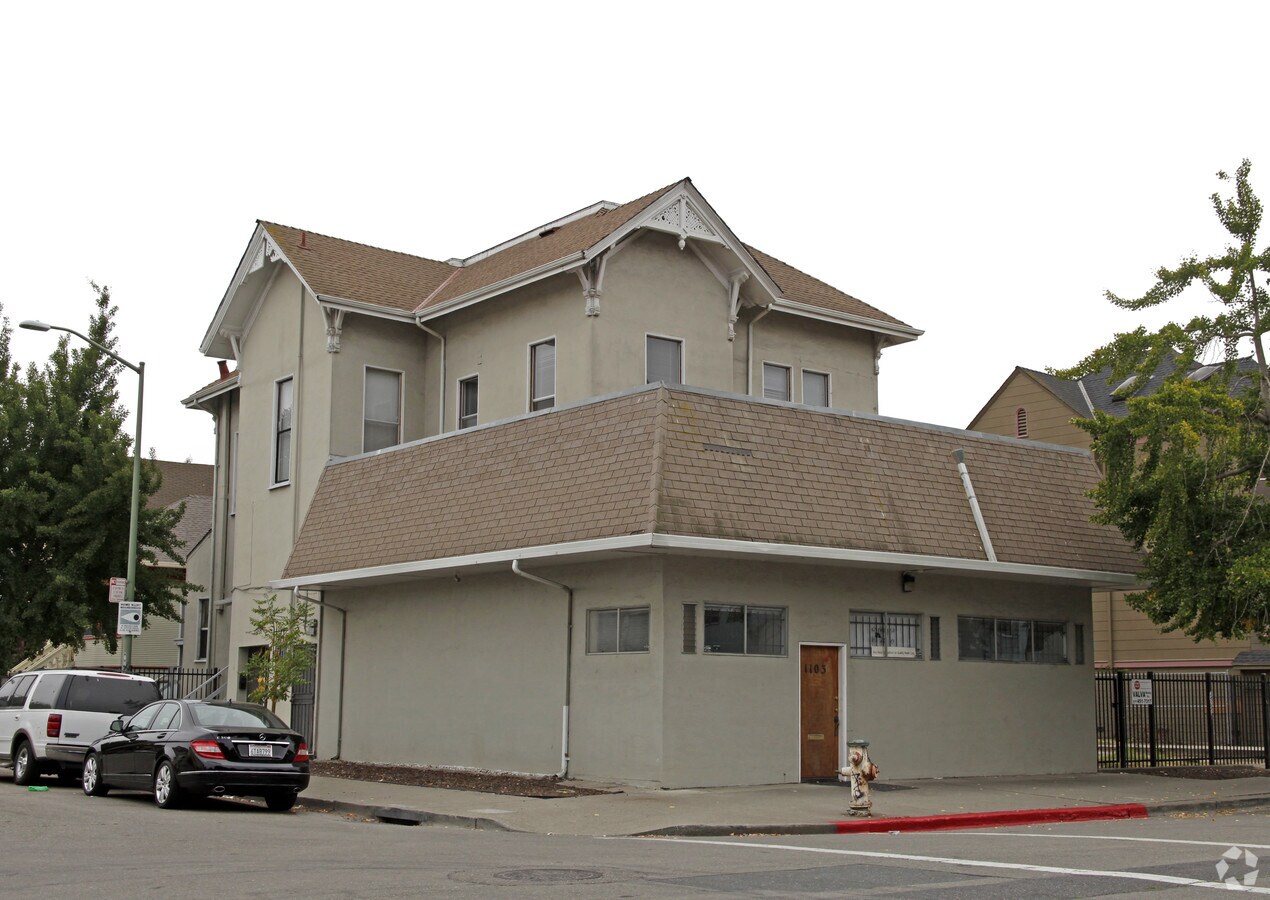 Photo - 1127 Chestnut St