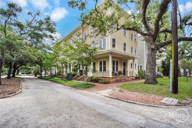 Photo - 718 Tattnall St