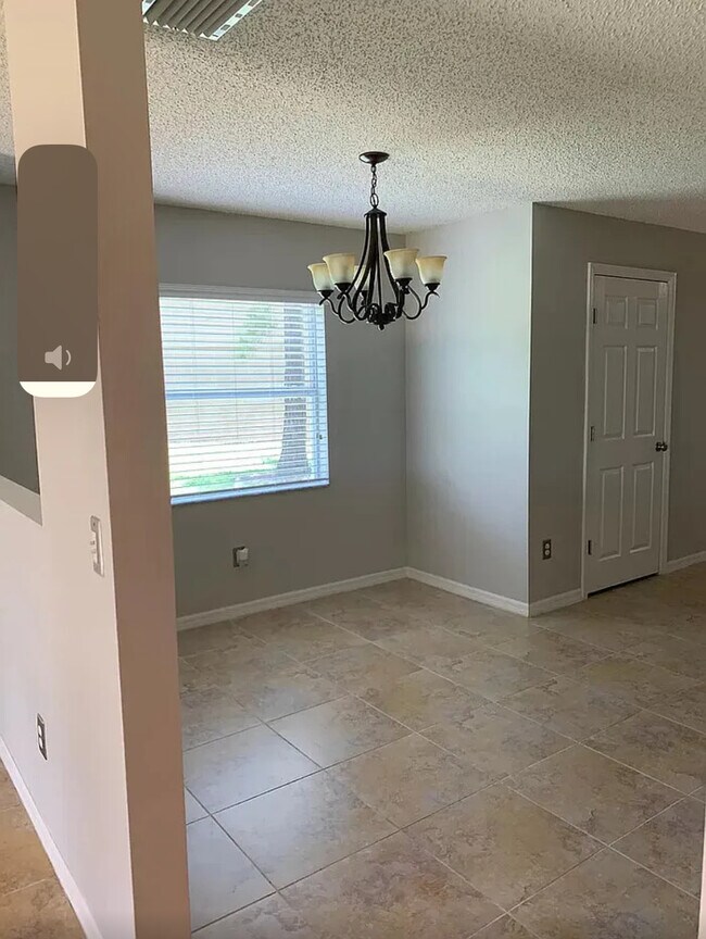 Photo - 8528 Edgewater Pl Blvd