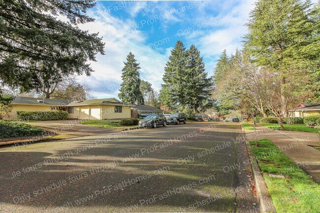 Photo - 14210 SW Rochester Dr