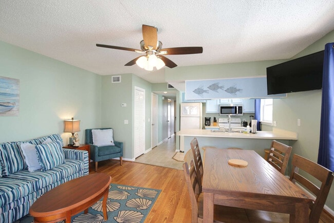 Building Photo - 608 Carolina Beach Ave S Rental
