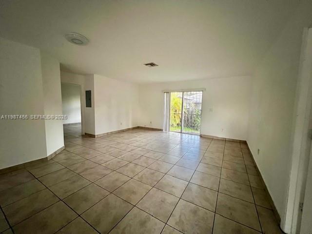 Photo - 2746 Johnson St