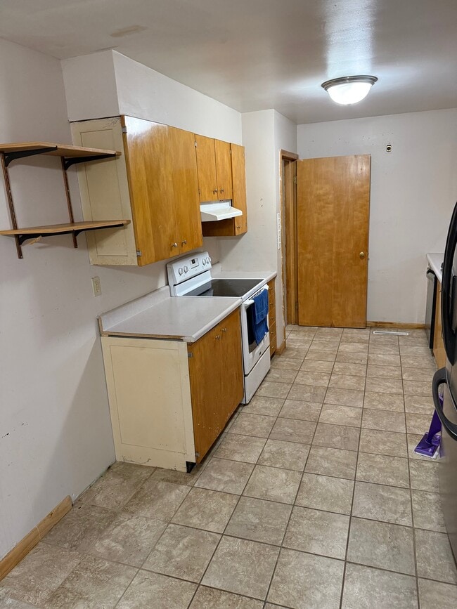 Photo - 2025 Adams St