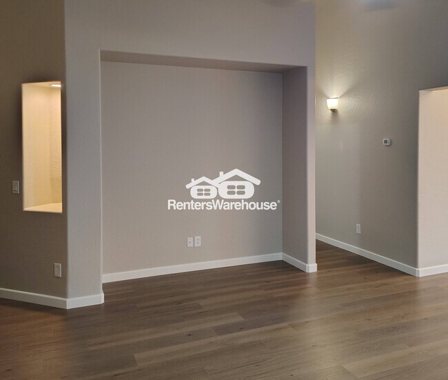 Photo - 1739 N Sinova