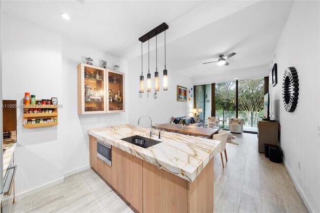 Photo - 2831 S Bayshore Dr Unidad 406