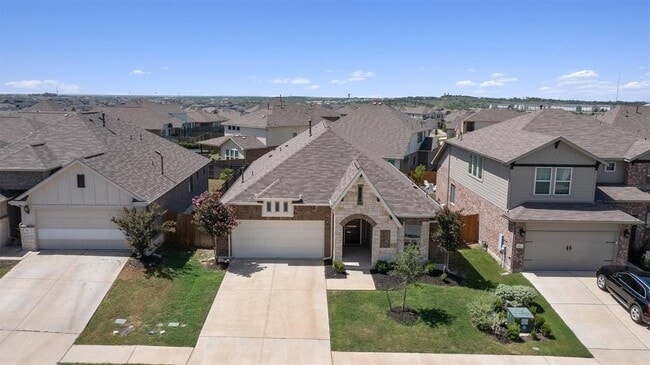 Photo - 562 Leadtree Loop