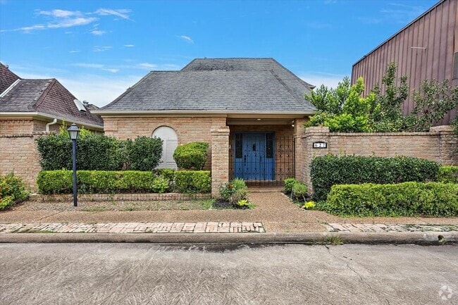 Building Photo - 627 Chadbourne Ct Rental