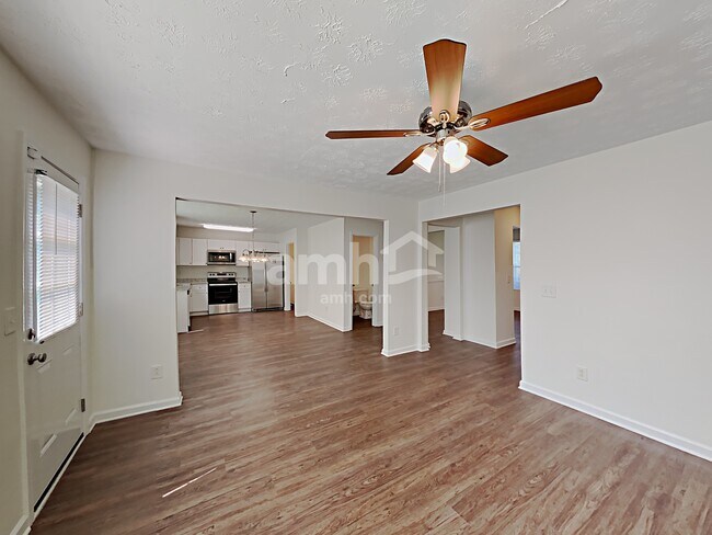 Photo - 1661 Boxcar Pl NE