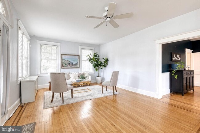 Building Photo - 401 E Lake Ave