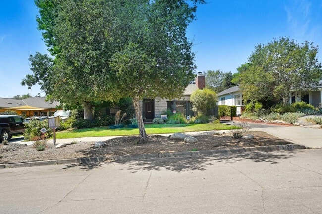Building Photo - Altadena Single-Family Home Plus ADU