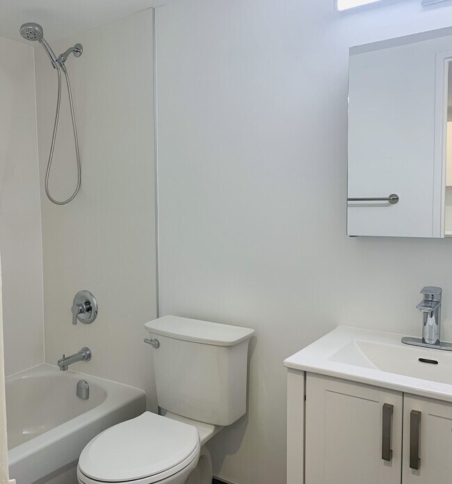 Photo - 407-230 Oak St Unit 2309