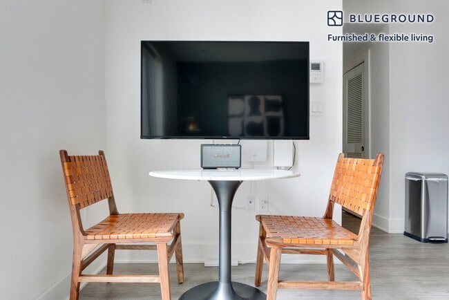 Photo - 816 Potomac Ave SE Unidad FL3-ID1149