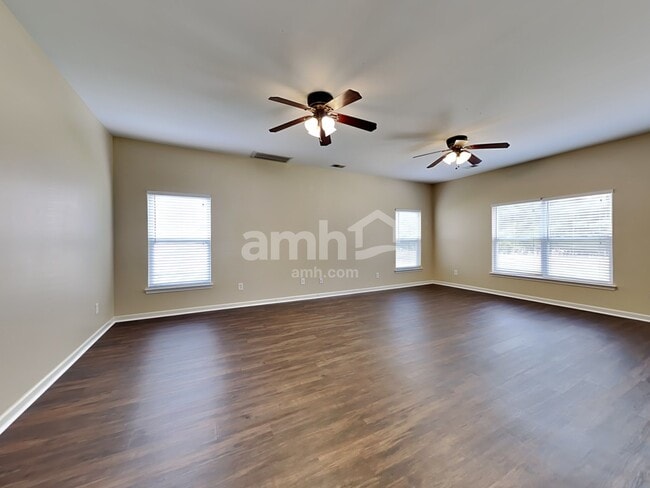 211 Meadow Wood Rd