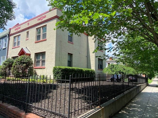 Photo - 1618 Isherwood St NE Apartments Unit 4