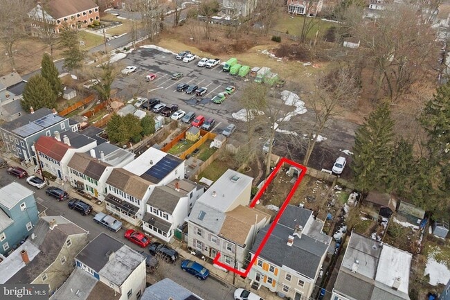 Photo - 22 Thompson St