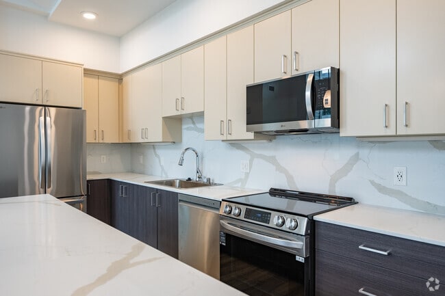 2BR, 2BA - 1,110SF - Kitchen